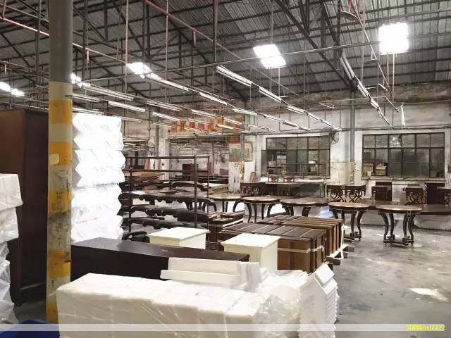 地面木地板在室内装修中应用广泛，常见的主要有三种类型，下面整理要点，便于选购与搭配。