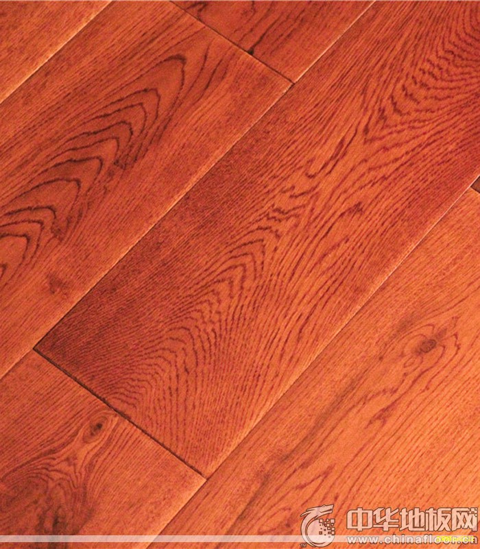 装修预算有限时,可以考虑用简易金属衣柜作为替代方案。虽然外观不如定制柜体那样气质高档,但实用性很强,且灵活性更高。 装修预算有限时,可以考虑用简易金属衣柜作为替代方案。虽然外观不如定制柜体那样气质高档,但实用性很强,且灵活性更高。