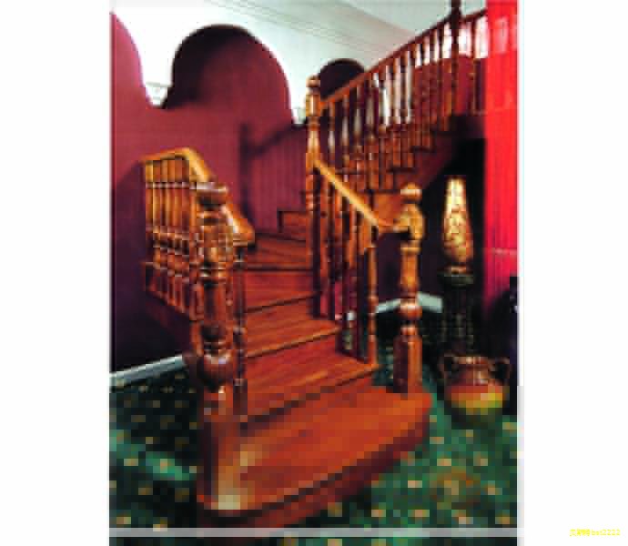 导语:在快节奏的现代生活中,居住环境的品质与舒适度越来越成为关注焦点。床作为家居中最重要的家具之一,其材料和做工直接影响睡眠体验。实木床凭借天然材质、坚实结构和自然美感,逐渐成为不少家庭的优选。本文将从特点、选购要点与日常维护三方面,帮助你打造温馨、舒适的居住空间。 导语:在快节奏的现代生活中,居住环境的品质与舒适度越来越成为关注焦点。床作为家居中最重要的家具之一,其材料和做工直接影响睡眠体验。实木床凭借天然材质、坚实结构和自然美感,逐渐成为不少家庭的优选。本文将从特点、选购要点与日常维护三方面,帮助你打造温馨、舒适的居住空间。