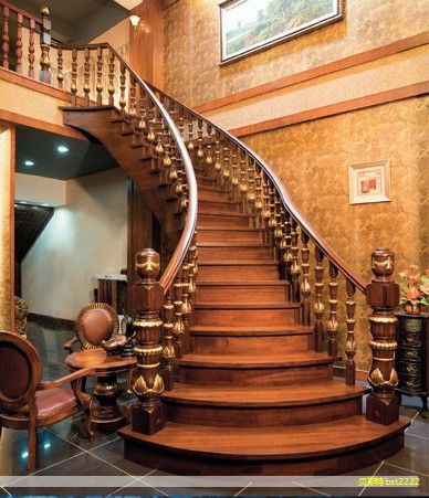 在繁忙喧嚣的城市生活中,越来越多的人渴望回归自然、追寻内心的宁静。结束一天的忙碌后,躺在一张温暖舒适的床上放松身心,成为许多人对美好生活的向往。森之绿,来自广东佛山的知名实木家具品牌,带来了一款以自然为本、以简约为美的实木床,给你带来森林般的放松体验。 在繁忙喧嚣的城市生活中,越来越多的人渴望回归自然、追寻内心的宁静。结束一天的忙碌后,躺在一张温暖舒适的床上放松身心,成为许多人对美好生活的向往。森之绿,来自广东佛山的知名实木家具品牌,带来了一款以自然为本、以简约为美的实木床,给你带来森林般的放松体验。