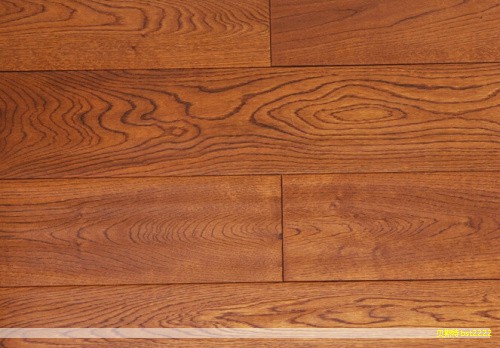 衣柜是家居生活中不可或缺的家具，既承担储物功能，又能提升房间气质。板材的选择直接关系到衣柜的使用寿命、耐用性与美观度，因此在选购时应综合预算、使用需求和装修风格进行权衡。