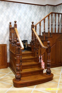 衣柜是卧室设计的核心之一，设计合理的衣柜不仅能让有限的空间实现高效利用，还能提升居住体验。但在实际装修中，缺乏专业设计往往导致衣柜既难看又不实用，我家也有这样的困扰。