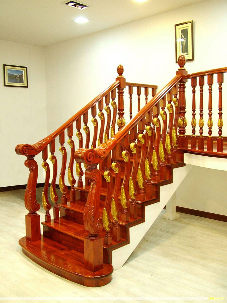 原木家具以尽量保持木材天然颜色、降低化学污染为特点，因环保健康和自然质感备受关注。下面整理一些在市场上口碑较好的原木家具品牌，供选购时参考。