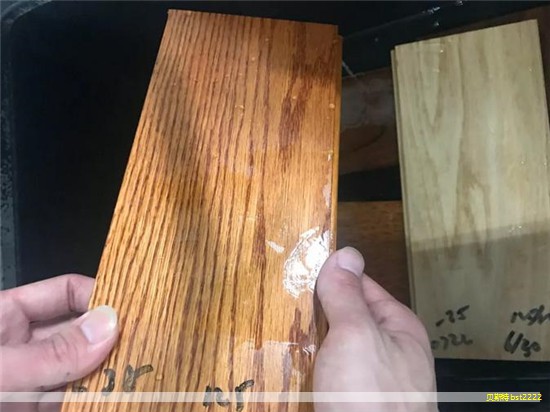 如今装修时很多人会选择定制衣柜,因为定制能与空间无缝衔接,充分利用隐形角落,并且在风格、色彩、功能上有更大灵活性。通过定制可以根据家装风格定制款式,材料与工艺也更易把控,环保与耐用性更具备可追溯性。 如今装修时很多人会选择定制衣柜,因为定制能与空间无缝衔接,充分利用隐形角落,并且在风格、色彩、功能上有更大灵活性。通过定制可以根据家装风格定制款式,材料与工艺也更易把控,环保与耐用性更具备可追溯性。