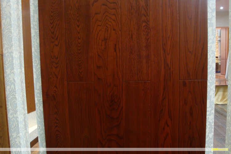 沙发在家居环境中具有举足轻重的地位，既是休憩放松的场所，也是整体家居的点睛之处。选购一款合适的沙发能显著提升居住舒适度与空间气质。购买时需要综合考虑尺寸是否匹配、坐卧的支撑与舒适度、做工与耐用性，以及颜色与风格是否与家居统一。