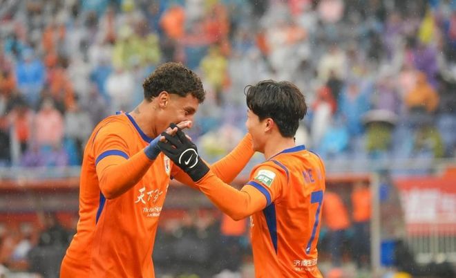 山东泰山2-1绝杀北京国安 开局两连胜清零负分