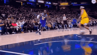 湖人险胜步行者 詹姆斯23+9+9东契奇43分追平哈登