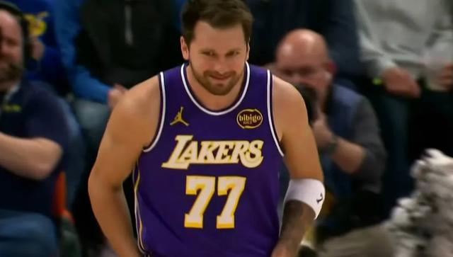 湖人险胜步行者 詹姆斯23+9+9东契奇43分追平哈登