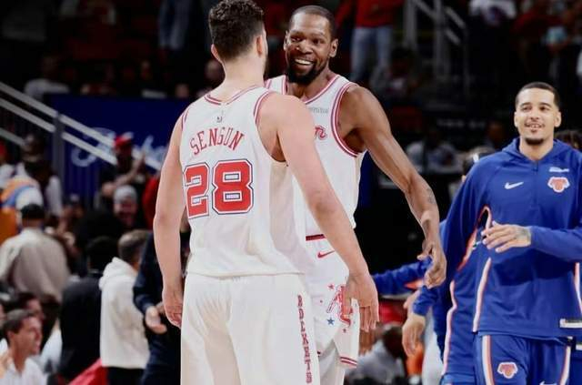 火箭战术革新显成效 申京杜兰特联手引爆三分火