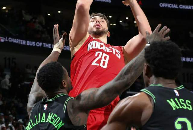 火箭战术革新显成效 申京杜兰特联手引爆三分火