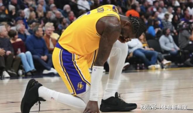 湖人排名暴跌内讧升级 范德彪遭换下引争议