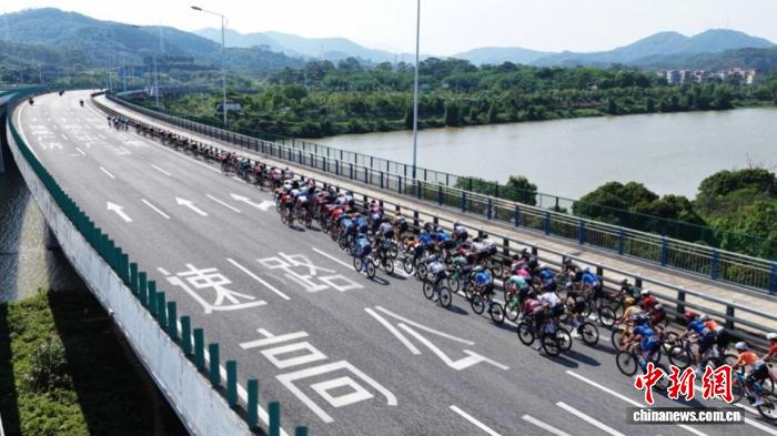 2026广州国际公路自行车赛开赛 18支车队百名车手