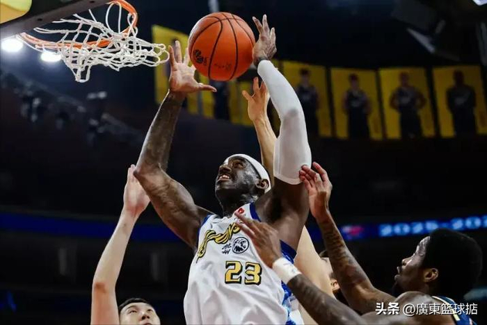 CBA季后赛外援名单大变动 四队紧急调整引关注